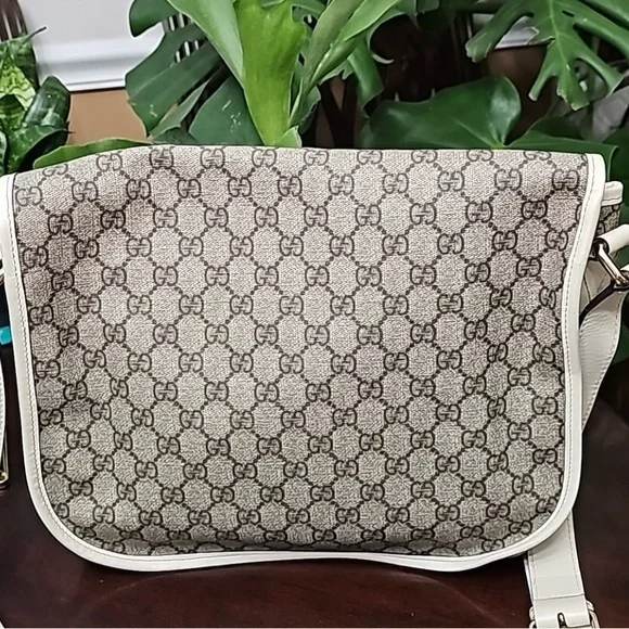 Gucci Plus Monogram Double Buckle Flap Messenger and laptop Bag. Top quality - Picture 7 of 15